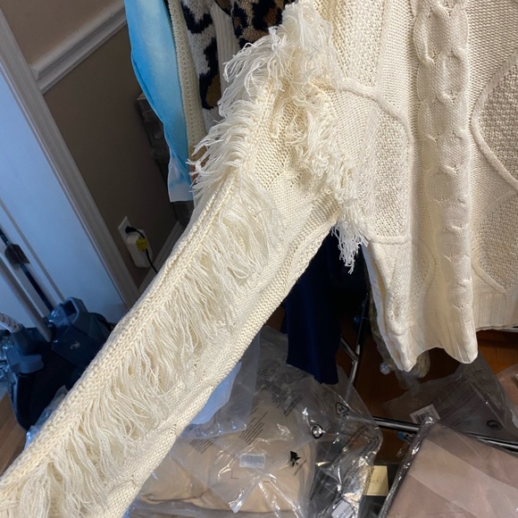 62  NEW ARRIVAL $20 ❤️Ivory fringe sweater - Picture 2 of 2